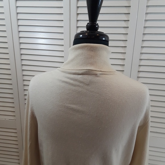 Elliot Lauren Cream Turtleneck NWT - Picture 7 of 7